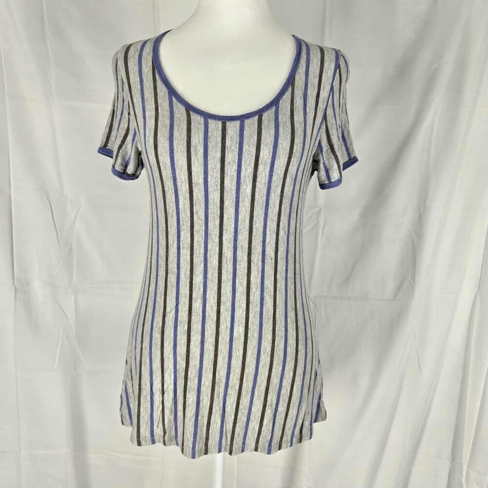 #27- LuLaRoe Classic T